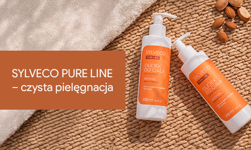 SYLVECO PURE LINE - czysta pielęgnacja. Dwie butelki olejku do ciała z pomarańczową etykietą leżą na beżowym materiale. W prawym górnym rogu znajdują się rozsypane migdały, a po lewej stronie jest biały ręcznik.